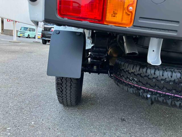 ハイゼットトラック スタンダード　農用スペシャル　４ＷＤ　ＣＶＴ　６６０ｃｃ　衝突被害軽減ブレーキ　横滑り防止装置　ＡＢＳ　アイドリングストップ　マニュアルエアコン　パワーステアリング　運転席・助手席エアバッグ　荷台作業灯　届出済未使用車（56枚目）