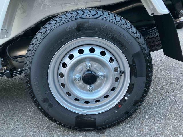 ハイゼットトラック スタンダード　農用スペシャル　４ＷＤ　ＣＶＴ　６６０ｃｃ　衝突被害軽減ブレーキ　横滑り防止装置　ＡＢＳ　アイドリングストップ　マニュアルエアコン　パワーステアリング　運転席・助手席エアバッグ　荷台作業灯　届出済未使用車（61枚目）