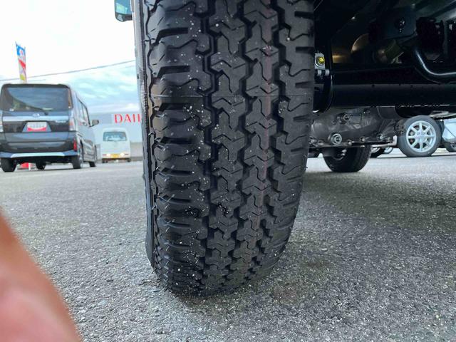 ハイゼットトラック スタンダード　農用スペシャル　４ＷＤ　ＣＶＴ　６６０ｃｃ　衝突被害軽減ブレーキ　横滑り防止装置　ＡＢＳ　アイドリングストップ　マニュアルエアコン　パワーステアリング　運転席・助手席エアバッグ　荷台作業灯　届出済未使用車（62枚目）