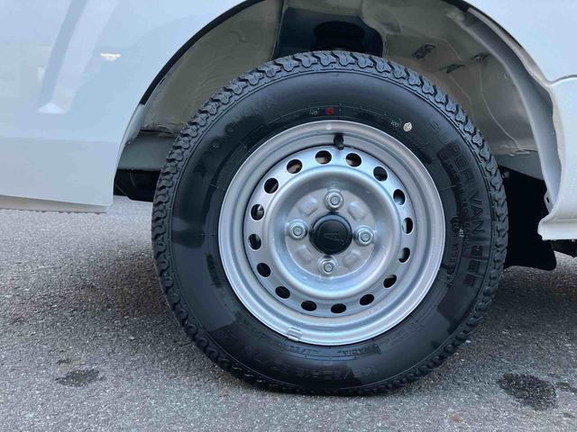 ハイゼットトラック スタンダード　農用スペシャル　４ＷＤ　ＣＶＴ　６６０ｃｃ　衝突被害軽減ブレーキ　横滑り防止装置　ＡＢＳ　アイドリングストップ　マニュアルエアコン　パワーステアリング　運転席・助手席エアバッグ　荷台作業灯　届出済未使用車（65枚目）