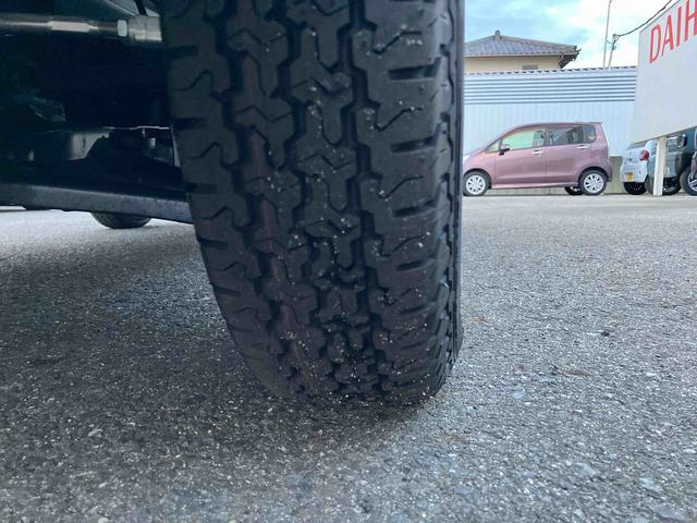 ハイゼットトラック スタンダード　農用スペシャル　４ＷＤ　ＣＶＴ　６６０ｃｃ　衝突被害軽減ブレーキ　横滑り防止装置　ＡＢＳ　アイドリングストップ　マニュアルエアコン　パワーステアリング　運転席・助手席エアバッグ　荷台作業灯　届出済未使用車（66枚目）