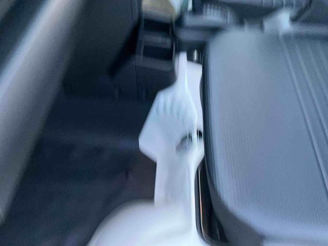 ハイゼットトラック スタンダード　農用スペシャル　４ＷＤ　ＣＶＴ　６６０ｃｃ　衝突被害軽減ブレーキ　横滑り防止装置　ＡＢＳ　アイドリングストップ　マニュアルエアコン　パワーステアリング　運転席・助手席エアバッグ　荷台作業灯　届出済未使用車（71枚目）