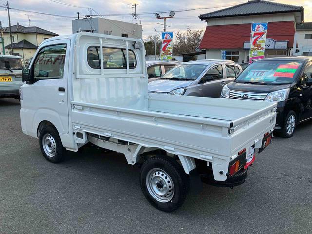 ハイゼットトラック スタンダード　農用スペシャル　４ＷＤ　ＣＶＴ　６６０ｃｃ　衝突被害軽減ブレーキ　横滑り防止装置　ＡＢＳ　アイドリングストップ　マニュアルエアコン　パワーステアリング　運転席・助手席エアバッグ　荷台作業灯　届出済未使用車（75枚目）