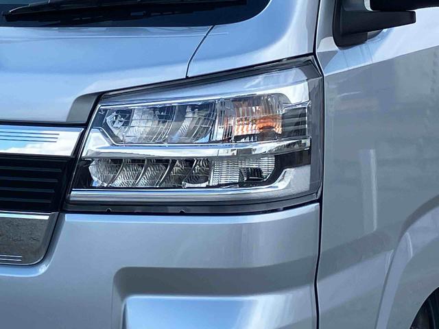 ハイゼットトラック ジャンボエクストラ　４ＷＤ　ＣＶＴ　６６０ｃｃ　衝突被害軽減ブレーキ　横滑り防止装置　ＡＢＳ　アイドリングストップ　プッシュボタンスタート　マニュアルエアコン　パワーステアリング　前席パワーウィンドウ　届出済未使用車（6枚目）