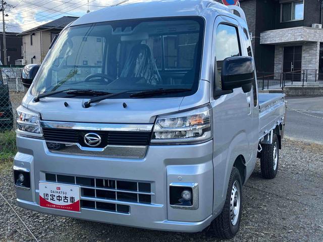 ハイゼットトラック ジャンボエクストラ　４ＷＤ　ＣＶＴ　６６０ｃｃ　衝突被害軽減ブレーキ　横滑り防止装置　ＡＢＳ　アイドリングストップ　プッシュボタンスタート　マニュアルエアコン　パワーステアリング　前席パワーウィンドウ　届出済未使用車（8枚目）