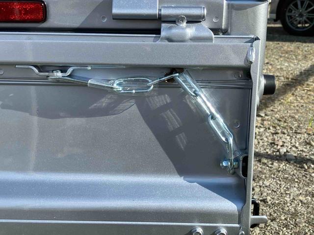 ハイゼットトラック ジャンボエクストラ　４ＷＤ　ＣＶＴ　６６０ｃｃ　衝突被害軽減ブレーキ　横滑り防止装置　ＡＢＳ　アイドリングストップ　プッシュボタンスタート　マニュアルエアコン　パワーステアリング　前席パワーウィンドウ　届出済未使用車（34枚目）