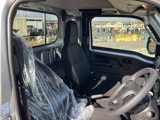 ハイゼットトラック ジャンボエクストラ　４ＷＤ　ＣＶＴ　６６０ｃｃ　衝突被害軽減ブレーキ　横滑り防止装置　ＡＢＳ　アイドリングストップ　プッシュボタンスタート　マニュアルエアコン　パワーステアリング　前席パワーウィンドウ　届出済未使用車（72枚目）