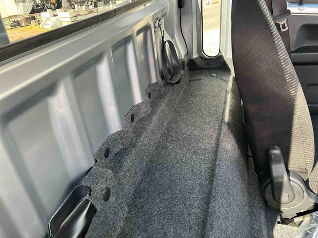 ハイゼットトラック ジャンボエクストラ　４ＷＤ　ＣＶＴ　６６０ｃｃ　衝突被害軽減ブレーキ　横滑り防止装置　ＡＢＳ　アイドリングストップ　プッシュボタンスタート　マニュアルエアコン　パワーステアリング　前席パワーウィンドウ　届出済未使用車（78枚目）