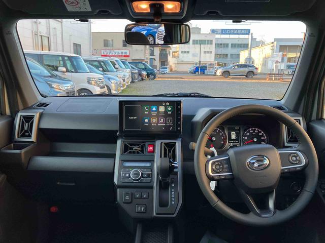 タフト Ｇターボ　ダーククロムベンチャー　スマートアシスト　２ＷＤ　ターボ　シートヒーター　スカイフィールトップ　電動パーキングブレーキ　オートホールド機能　全車速追従機能付ＡＣＣ　　　誤発進抑制制御機能　衝突回避支援ブレーキ機能（7枚目）