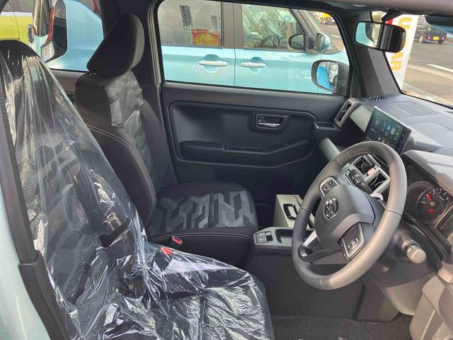 タフト Ｇターボ　ダーククロムベンチャー　届出済未使用車　２ＷＤ　ＣＶＴ　６６０ｃｃ　衝突被害軽減ブレーキ　横滑り防止装置　ＡＢＳ　アイドリングストップ　プッシュボタンスタート　ディスプレイオーディオ　バックモニター　クルーズコントロール　届出済未使用車（53枚目）