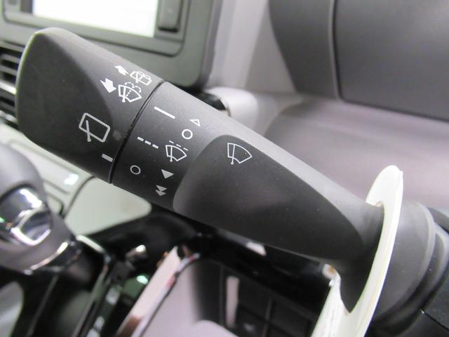 カスタムＸセレクション　バックモニター　両側パワースライドドア　シートヒーター　ＵＳＢ入力端子　オートライト　キーフリー　アイドリングストップ　アップグレードパック(21枚目)