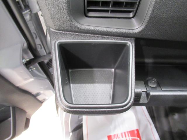 ハイゼットカーゴ デラックス　４ＷＤ　ＣＤチューナー　両側スライドドア　オートライト　キーレスエントリー　アイドリングストップ　衝突被害軽減システム　レーンアシスト　オートマチックハイビーム　ティーゼットデオプラス（24枚目）