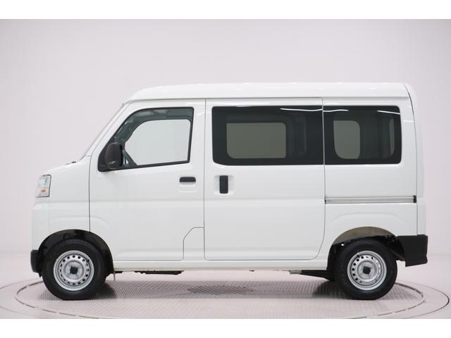 ハイゼットカーゴ デラックス　４ＷＤ　ＡＭ／ＦＭラジオ　両側スライドドア　オートライト　キーレスエントリー　アイドリングストップ　衝突被害軽減システム　レーンアシスト　オートマチックハイビーム　ティーゼットデオプラス（5枚目）