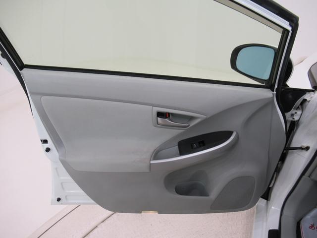 プリウスPHV S シートヒーター オートライト キーフリー 電動格納式ドアミラー エアコン パワーステアリング パワーウィンドウ 運転席エアバッグ ABS ティーゼットデオプラス(46枚目)