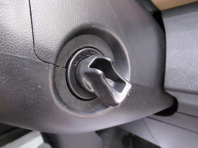 ミラココア ココアプラスＸ　キーフリー　アイドリングストップ　ＣＤチューナー　電動格納式ドアミラー　エアコン　パワーステアリング　パワーウィンドウ　運転席エアバッグ　ＡＢＳ　ティーゼットデオプラス（13枚目）