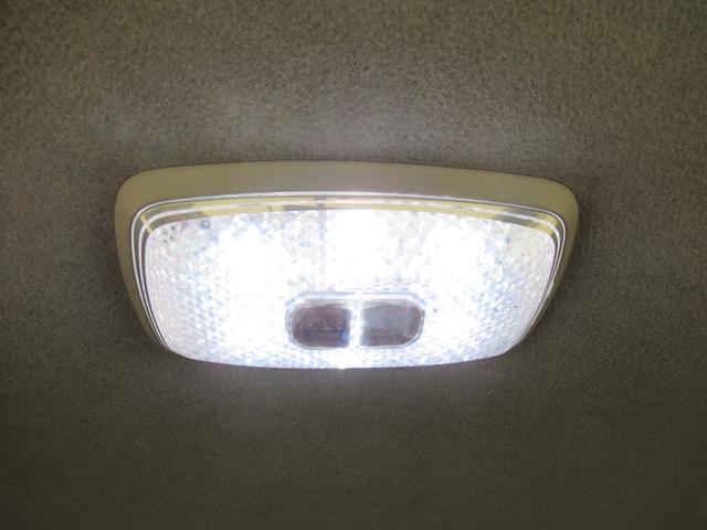 ミラココア ココアプラスＸ　キーフリー　アイドリングストップ　ＣＤチューナー　電動格納式ドアミラー　エアコン　パワーステアリング　パワーウィンドウ　運転席エアバッグ　ＡＢＳ　ティーゼットデオプラス（31枚目）