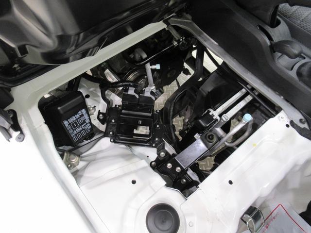 ハイゼットトラック スタンダード　農用スペシャル　４ＷＤ　ＭＴ５速　荷台作業灯　ＣＤチューナー　エアコン　パワーステアリング　運転席エアバッグ　ＡＢＳ　ティーゼットデオプラス（10枚目）