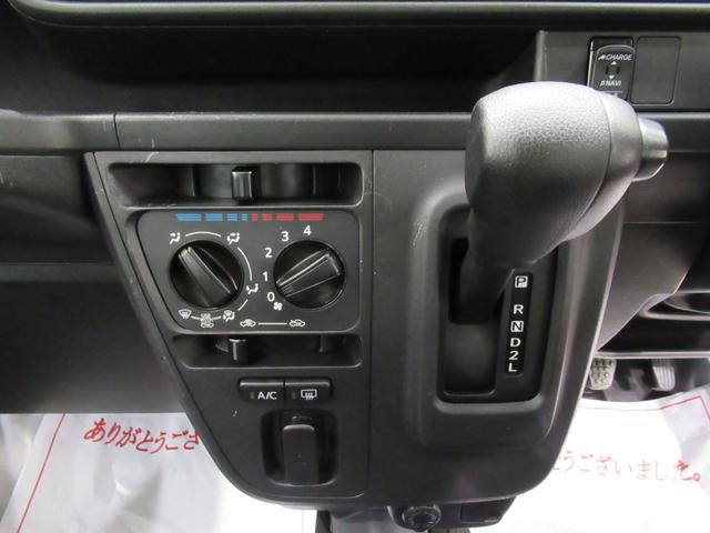 ハイゼットカーゴ デラックス　ＳＡ３　両側スライドドア　オートライト　キーレスエントリー　アイドリングストップ　ナビ　ＵＳＢ入力端子　Ｂｌｕｅｔｏｏｔｈ　衝突被害軽減システム　レーンアシスト　オートマチックハイビーム（19枚目）