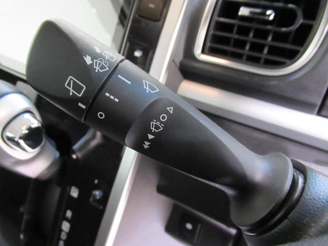 全国約約７００ヶ所のダイハツのお店で保証修理が受けられる、安心のサービスネットワークです。