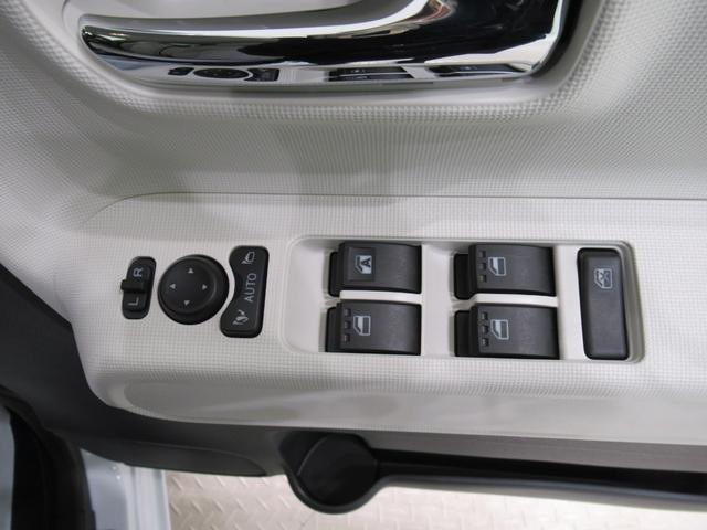 ムーヴキャンバス ストライプスＧターボ　パノラマモニター　７インチナビ　両側パワースライドドア　シートヒーター　ＵＳＢ入力端子　Ｂｌｕｅｔｏｏｔｈ　ホッとカップホルダー　オートライト　キーフリー　アイドリングストップ　ティーゼットデオプラス（16枚目）