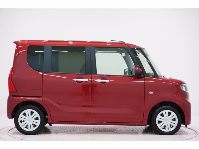 県内１３店舗にて常時５００台以上ダイハツ車を展示中です。見て、触って、納得のいく一台をぜひ見つけてください。