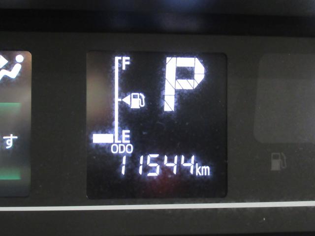 タント ファンクロスターボ　パノラマモニター　７インチナビ　ドライブレコーダー　両側パワースライドドア　シートヒーター　ＵＳＢ入力端子　Ｂｌｕｅｔｏｏｔｈ　オートライト　キーフリー　ティーゼットデオプラス　エコアイドル非装着車（11枚目）