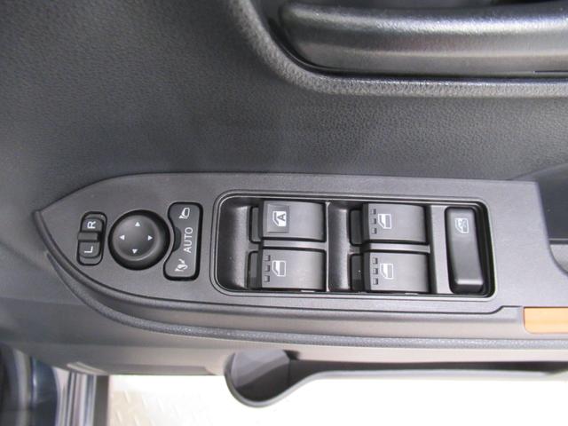 タント ファンクロスターボ　パノラマモニター　７インチナビ　ドライブレコーダー　両側パワースライドドア　シートヒーター　ＵＳＢ入力端子　Ｂｌｕｅｔｏｏｔｈ　オートライト　キーフリー　ティーゼットデオプラス　エコアイドル非装着車（15枚目）