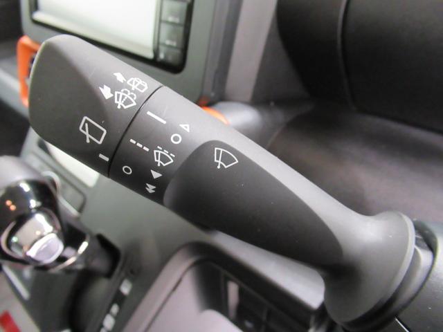 タント ファンクロスターボ　パノラマモニター　７インチナビ　ドライブレコーダー　両側パワースライドドア　シートヒーター　ＵＳＢ入力端子　Ｂｌｕｅｔｏｏｔｈ　オートライト　キーフリー　ティーゼットデオプラス　エコアイドル非装着車（21枚目）