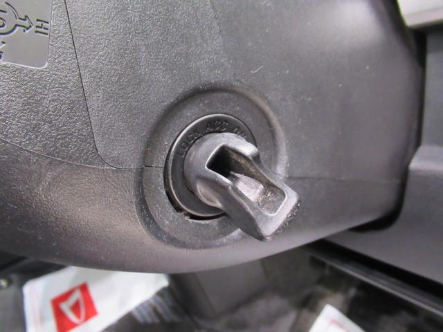 ムーヴ Ｘ　ＶＳ　３　キーフリー　ＣＤチューナー　電動格納式ドアミラー　エアコン　パワーステアリング　パワーウィンドウ　運転席エアバッグ　ＡＢＳ　ティーゼットデオプラス（13枚目）