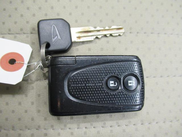 ミラココア ココアプラスＸ　キーフリー　アイドリングストップ　電動格納式ドアミラー　エアコン　パワーステアリング　パワーウィンドウ　運転席エアバッグ　ＡＢＳ　ティーゼットデオプラス（50枚目）