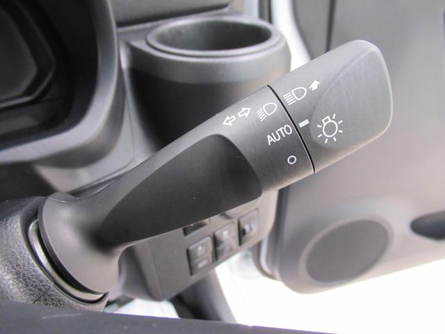 ミライース L SA3 オートライト キーレスエントリー アイドリングストップ CDチューナー 衝突被害軽減システム レーンアシスト オートマチックハイビーム ティーゼットデオプラス(18枚目)