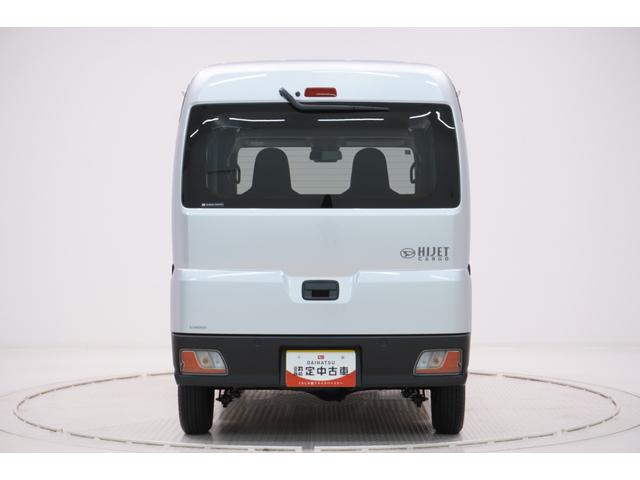 ハイゼットカーゴ デラックス　４ＷＤ　ＡＭ／ＦＭラジオ　両側スライドドア　オートライト　キーレスエントリー　アイドリングストップ　衝突被害軽減システム　レーンアシスト　オートマチックハイビーム　ティーゼットデオプラス（7枚目）