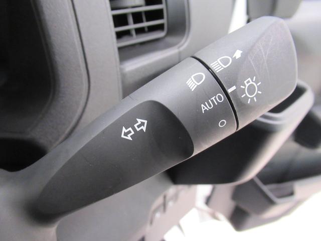 ハイゼットカーゴ デラックス　４ＷＤ　ＡＭ／ＦＭラジオ　両側スライドドア　オートライト　キーレスエントリー　アイドリングストップ　衝突被害軽減システム　レーンアシスト　オートマチックハイビーム　ティーゼットデオプラス（18枚目）