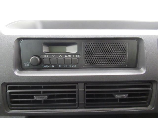 ハイゼットカーゴ デラックス　４ＷＤ　ＡＭ／ＦＭラジオ　両側スライドドア　オートライト　キーレスエントリー　アイドリングストップ　衝突被害軽減システム　レーンアシスト　オートマチックハイビーム　ティーゼットデオプラス（20枚目）
