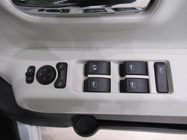 ムーヴキャンバス ストライプスG パノラマモニター 7インチナビ ドライブレコーダー 両側パワースライドドア シートヒーター USB入力端子 Bluetooth ホッとカップホルダー オートライト キーフリー アイドリングストップ(16枚目)