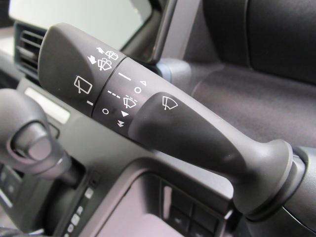 全国約約７００ヶ所のダイハツのお店で保証修理が受けられる、安心のサービスネットワークです。