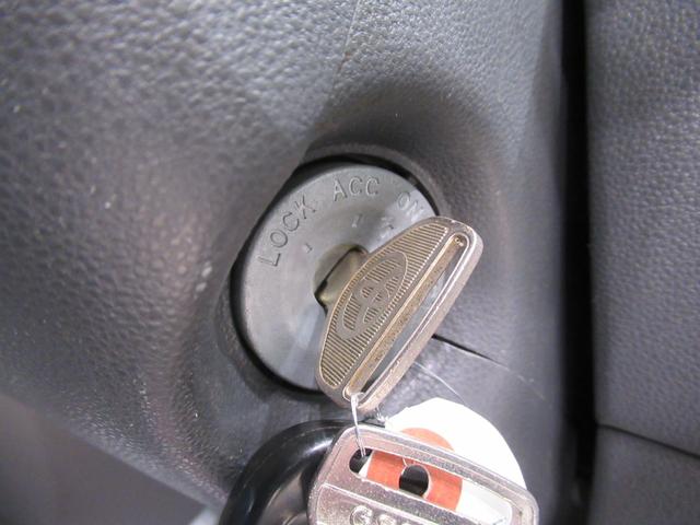 ピクシスバン クルーズ 4WD 両側スライドドア キーレスエントリー CDチューナー 電動格納式ドアミラー エアコン パワーステアリング パワーウィンドウ 運転席エアバッグ ABS ティーゼットデオプラス(12枚目)