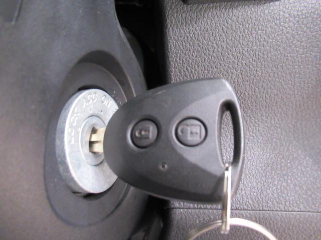 ハイゼットカーゴ デラックス 4WD AM/FMラジオ 両側スライドドア オートライト キーレスエントリー アイドリングストップ 衝突被害軽減システム レーンアシスト オートマチックハイビーム ティーゼットデオプラス(13枚目)