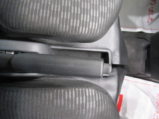 ハイゼットカーゴ デラックス 4WD AM/FMラジオ 両側スライドドア オートライト キーレスエントリー アイドリングストップ 衝突被害軽減システム レーンアシスト オートマチックハイビーム ティーゼットデオプラス(21枚目)