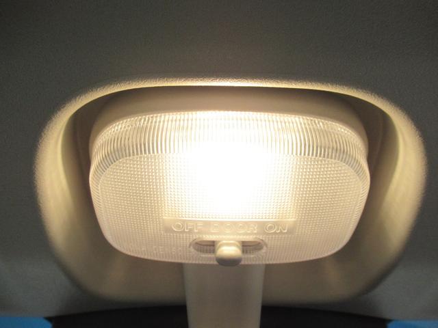 ハイゼットカーゴ デラックス 4WD AM/FMラジオ 両側スライドドア オートライト キーレスエントリー アイドリングストップ 衝突被害軽減システム レーンアシスト オートマチックハイビーム ティーゼットデオプラス(28枚目)