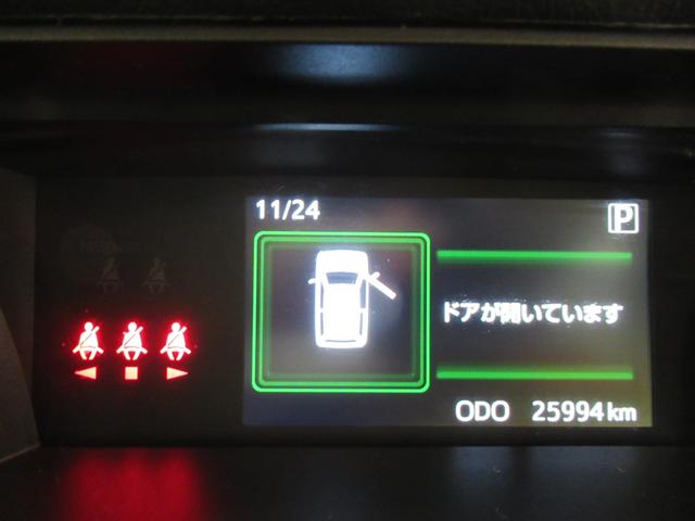 たとえばダイハツのお店にある、たくさんのスマアシ搭載車は、正常に作動する事をしっかり確認します。