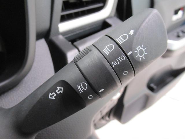 全国約約７００ヶ所のダイハツのお店で保証修理が受けられる、安心のサービスネットワークです。