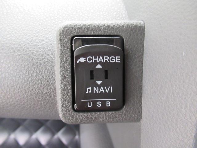 タント カスタムＲＳセレクション　シートヒーター　両側パワースライドドア　オートライト　キーフリー　アイドリングストップ　バックモニター　ナビ　ＵＳＢ入力端子　Ｂｌｕｅｔｏｏｔｈ　ティーゼットデオプラス（19枚目）