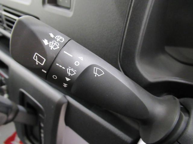 ハイゼットカーゴ デラックス AM/FMラジオ 両側スライドドア オートライト キーレスエントリー アイドリングストップ 衝突被害軽減システム レーンアシスト オートマチックハイビーム ティーゼットデオプラス(17枚目)