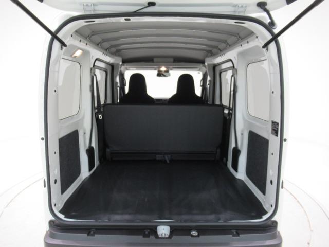 ハイゼットカーゴ デラックス AM/FMラジオ 両側スライドドア オートライト キーレスエントリー アイドリングストップ 衝突被害軽減システム レーンアシスト オートマチックハイビーム ティーゼットデオプラス(32枚目)