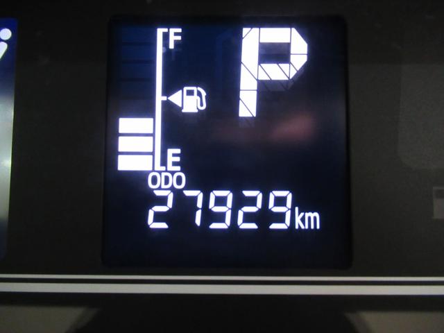 タント ファンクロス　シートヒーター　両側パワースライドドア　オートライト　キーフリー　アイドリングストップ　バックモニター　ナビ　ドライブレコーダー　ＵＳＢ入力端子　Ｂｌｕｅｔｏｏｔｈ　ティーゼットデオプラス（11枚目）