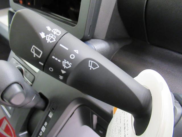 タント Ｘ　左側パワースライドドア　シートヒーター　ＵＳＢ入力端子　オートライト　キーフリー　アイドリングストップ　衝突被害軽減システム　レーンアシスト　オートマチックハイビーム　ティーゼットデオプラス（20枚目）