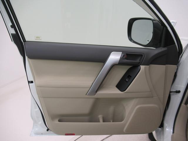 ランドクルーザープラド ＴＸ　オートライト　キーフリー　電動格納式ドアミラー　エアコン　パワーステアリング　パワーウィンドウ　運転席エアバッグ　ＡＢＳ　ティーゼットデオプラス（49枚目）