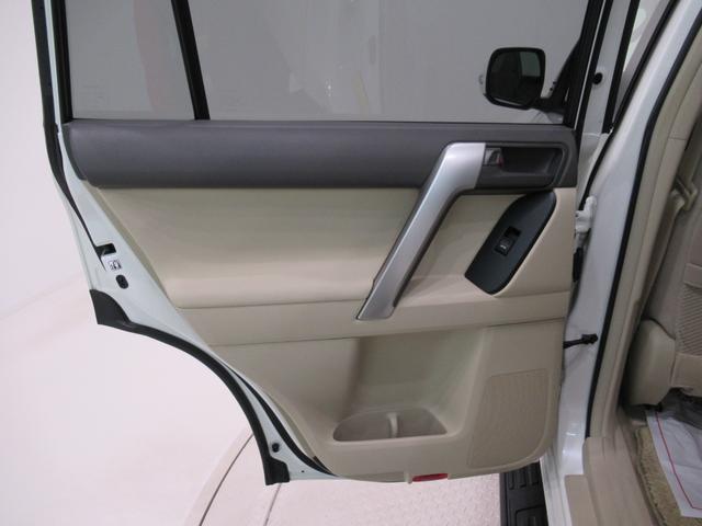 ランドクルーザープラド ＴＸ　オートライト　キーフリー　電動格納式ドアミラー　エアコン　パワーステアリング　パワーウィンドウ　運転席エアバッグ　ＡＢＳ　ティーゼットデオプラス（51枚目）