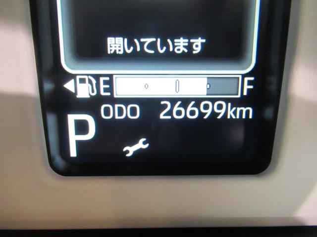 ムーヴキャンバス ストライプスＧターボ　シートヒーター　両側パワースライドドア　オートライト　キーフリー　アイドリングストップ　ＵＳＢ入力端子　ホッとカップホルダー　ティーゼットデオプラス（11枚目）